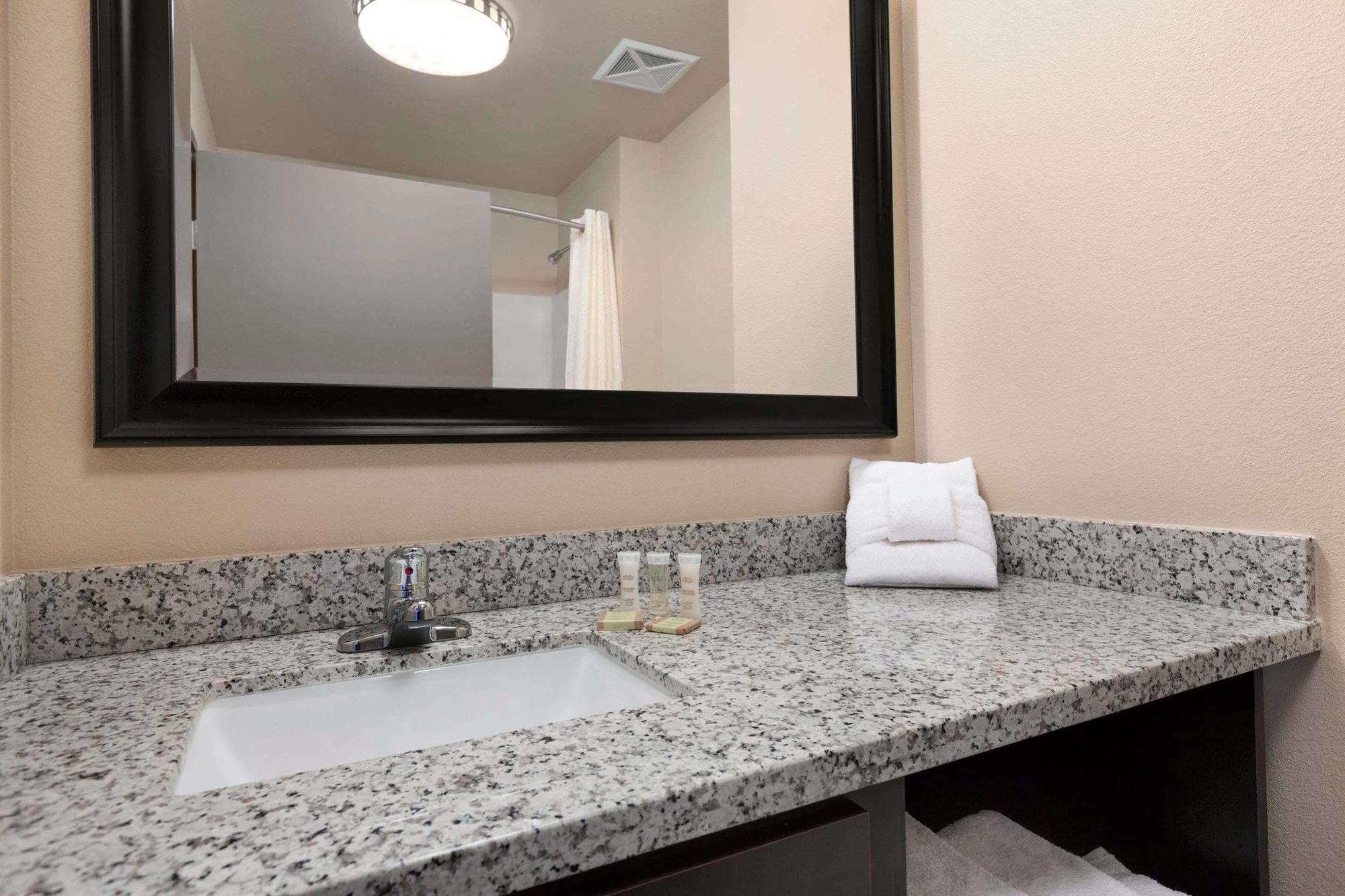 Best Western Roosevelt Place Bismarck  Kültér fotó